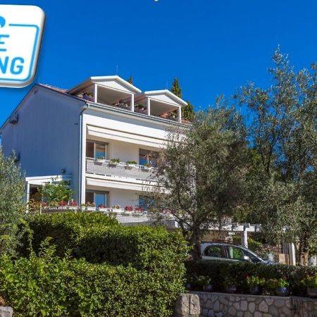 Ivan & Anka Apartments Bojko Selce Eksteriør billede