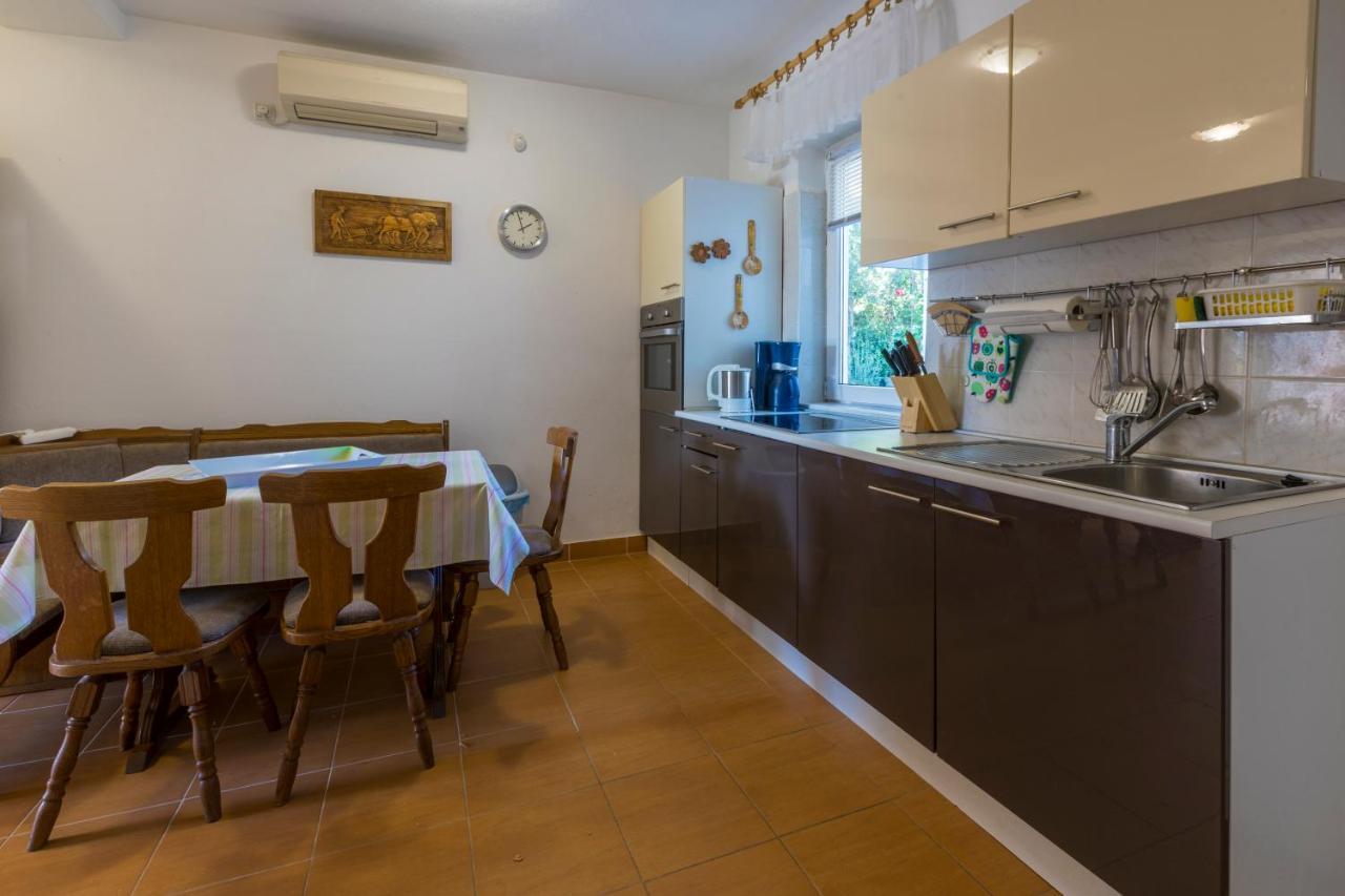 Ivan & Anka Apartments Bojko Selce Eksteriør billede