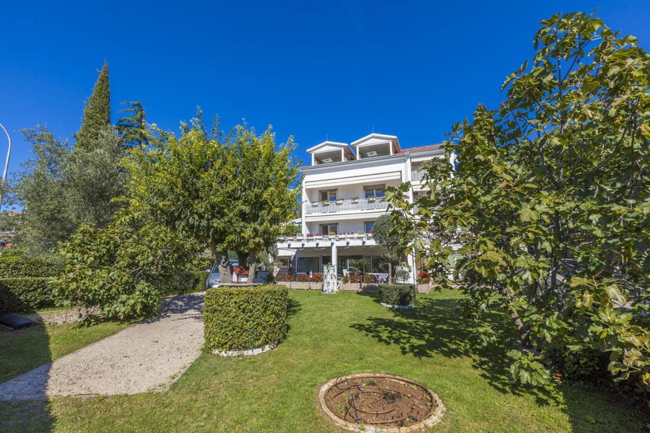 Ivan & Anka Apartments Bojko Selce Eksteriør billede