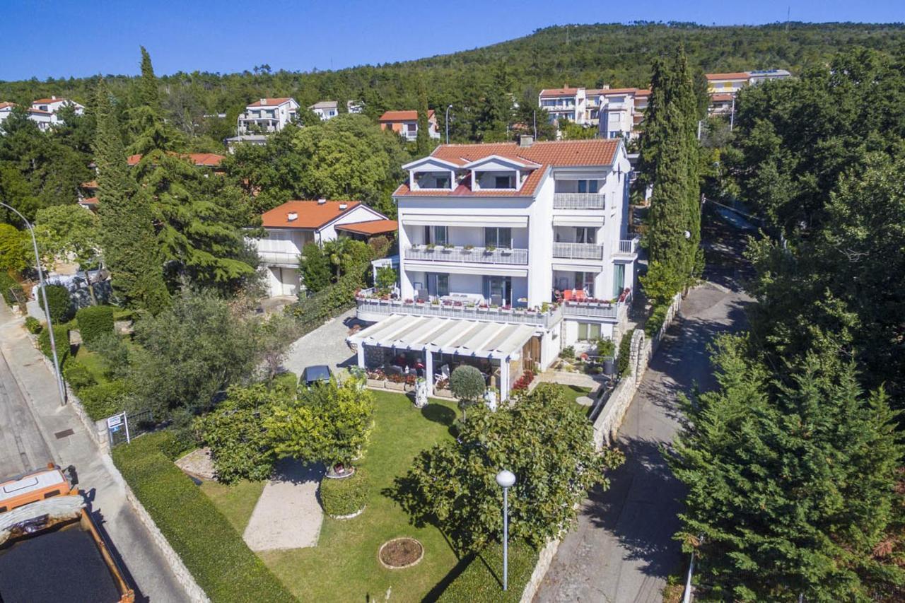Ivan & Anka Apartments Bojko Selce Eksteriør billede