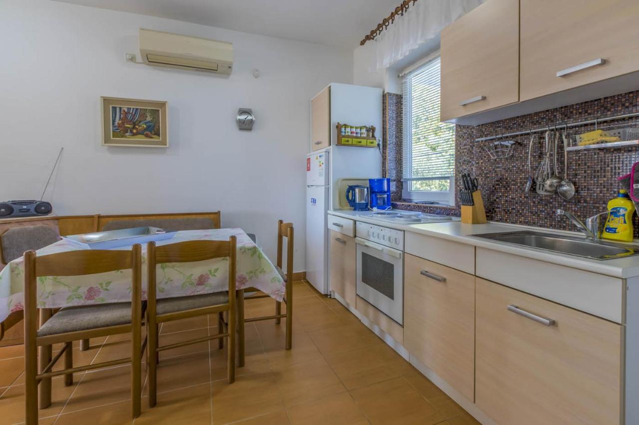 Ivan & Anka Apartments Bojko Selce Eksteriør billede